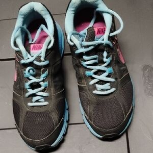 Nike Black and Pink Athletic Shoes for Performance